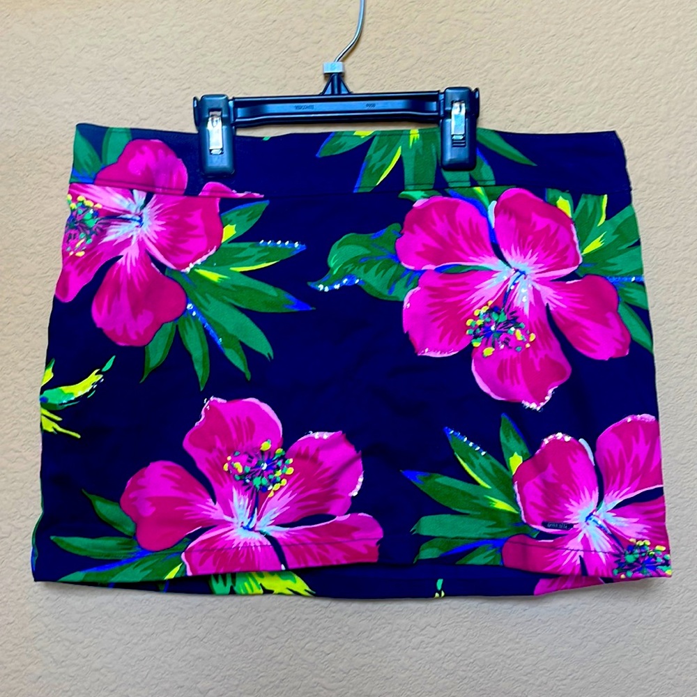 Brand new Hollister floral print skirt size 3